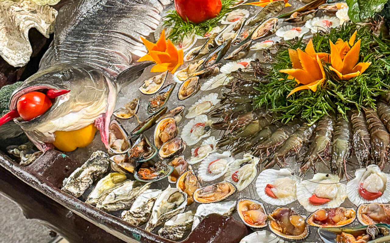 Discover Cham culture in Phan Thiet at Pandanus Resort Mui Ne – a tropical haven celebrating Cham cuisine, heritage, and coastal beauty.