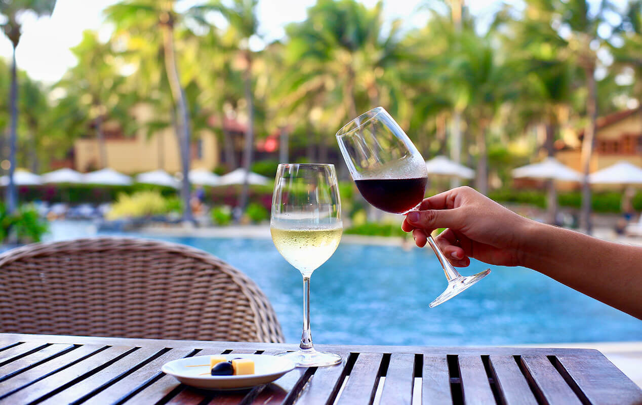 Wine Tasting. Nốt Hương Vang Quốc Tế Hòa Cùng Ẩm Thực Việt tại Pandanus Resort Mũi Né.