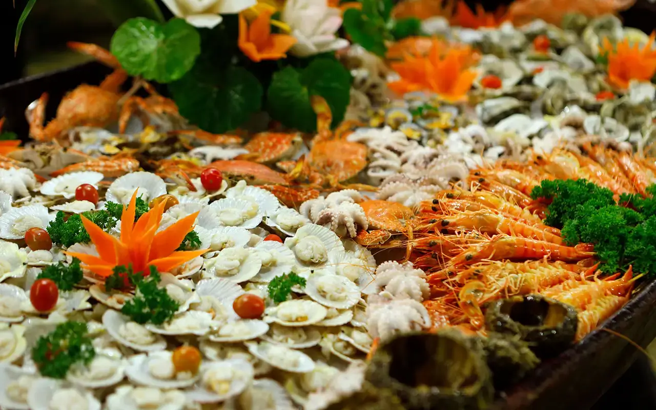 Christmas Eve by the Sea. Đêm Giáng Sinh Miền Biển. Embrace the Magic of the Festive Season by the Sea at Pandanus Resort.