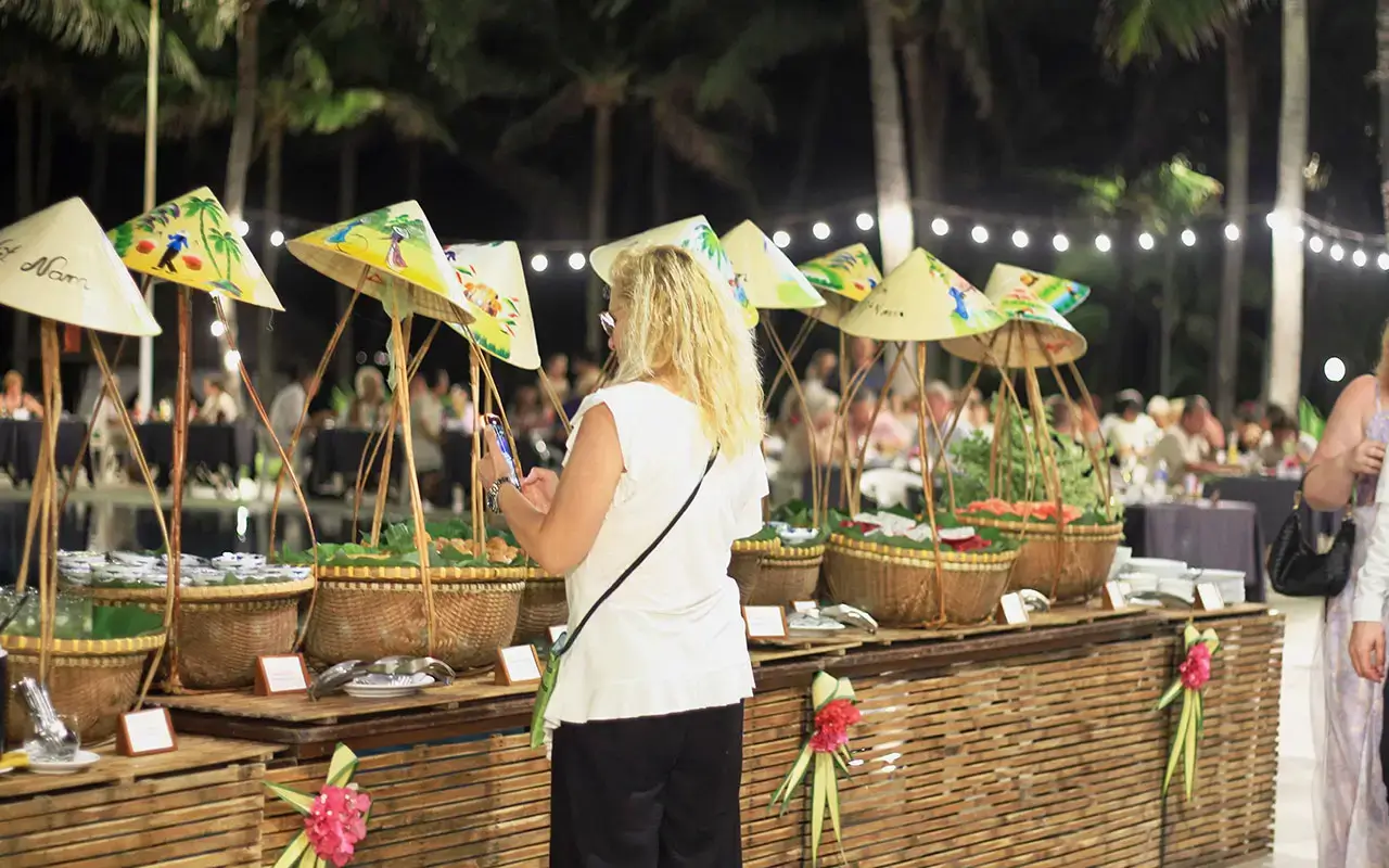 With two restaurants, two bars, nightly seafood events and lively street food offerings, Pandanus has something for everyone. Whether dining with family, as a group or, with a special friend, we have the perfect settings and dishes to make your meal unforgettable.