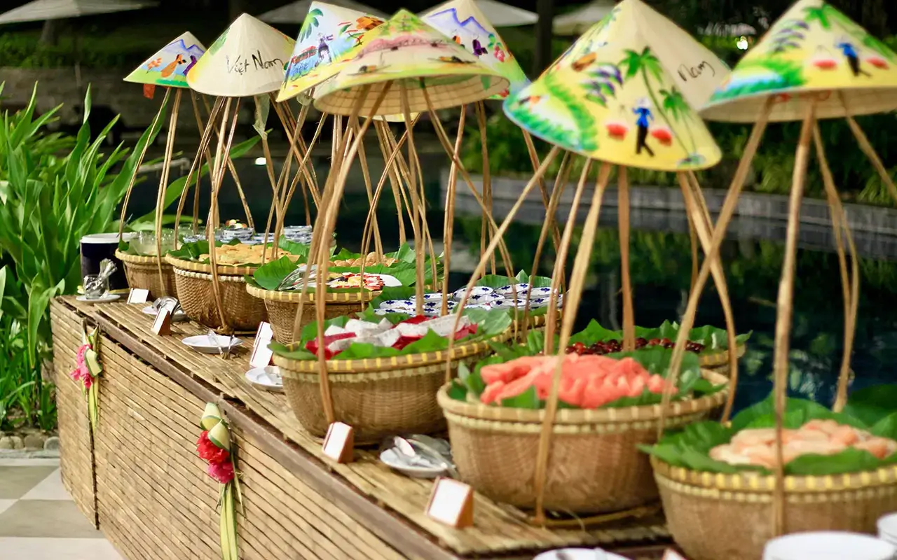 With two restaurants, two bars, nightly seafood events and lively street food offerings, Pandanus has something for everyone. Whether dining with family, as a group or, with a special friend, we have the perfect settings and dishes to make your meal unforgettable.