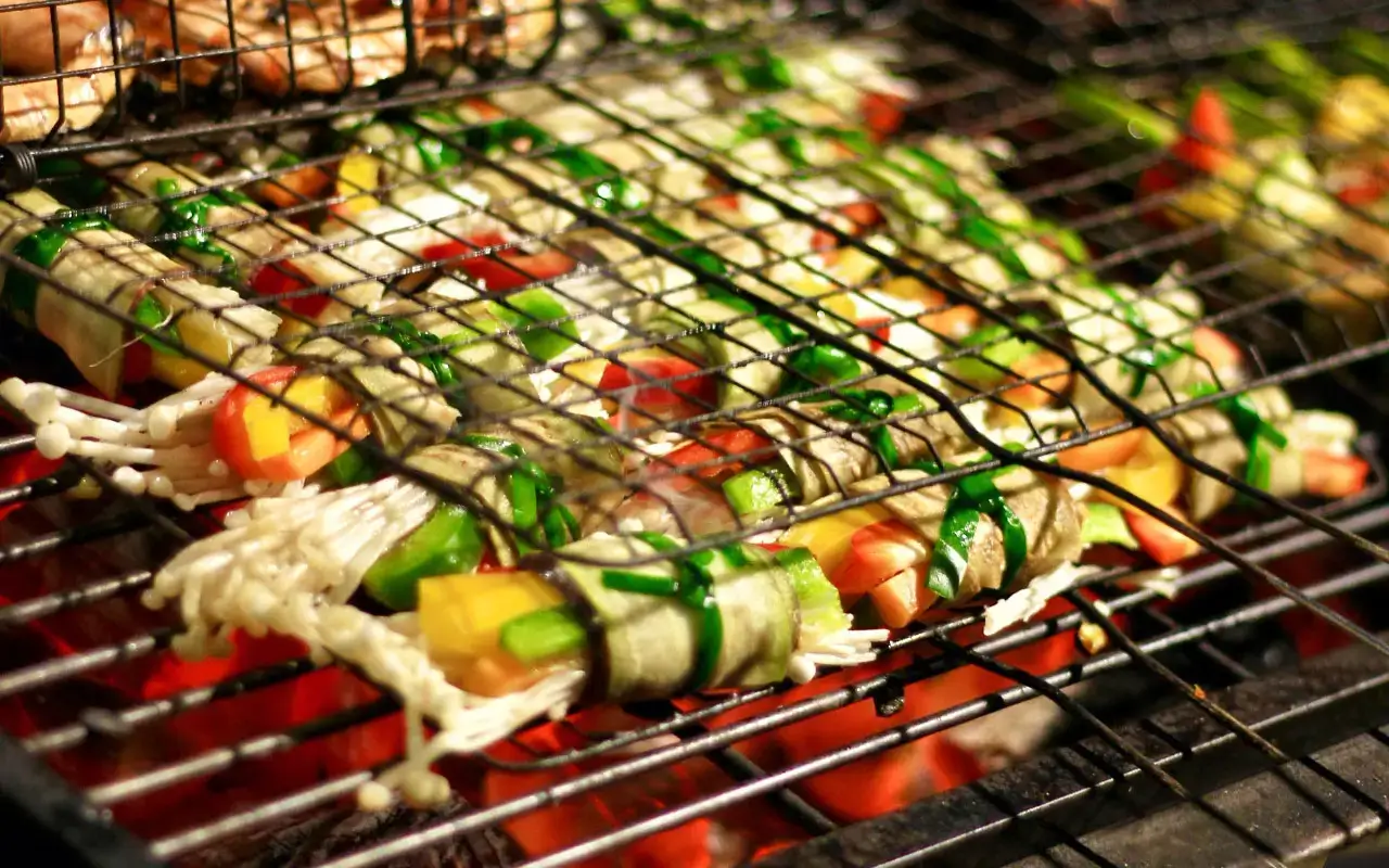 Rộn ràng Năm Mới miền biển 7 Pandanus Resort Create happy memories while at Pandanus Resort Mui Ne. Whether you go on a historical outing, explore the region’s natural attractions, or stay at the resort and partake in a water sport or a cultural experience, the cheerful memories you accrue will last a lifetime.