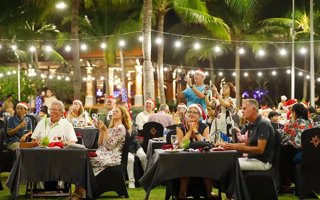 Rộn ràng lễ hội miền biển, Holiday Bliss by the Sea, Hãy đón mùa lễ hội theo cách riêng của Pandanus, Celebrate Christmas by the sea at Pandanus Resort, Celebrate the winter season by the sea with your loved ones