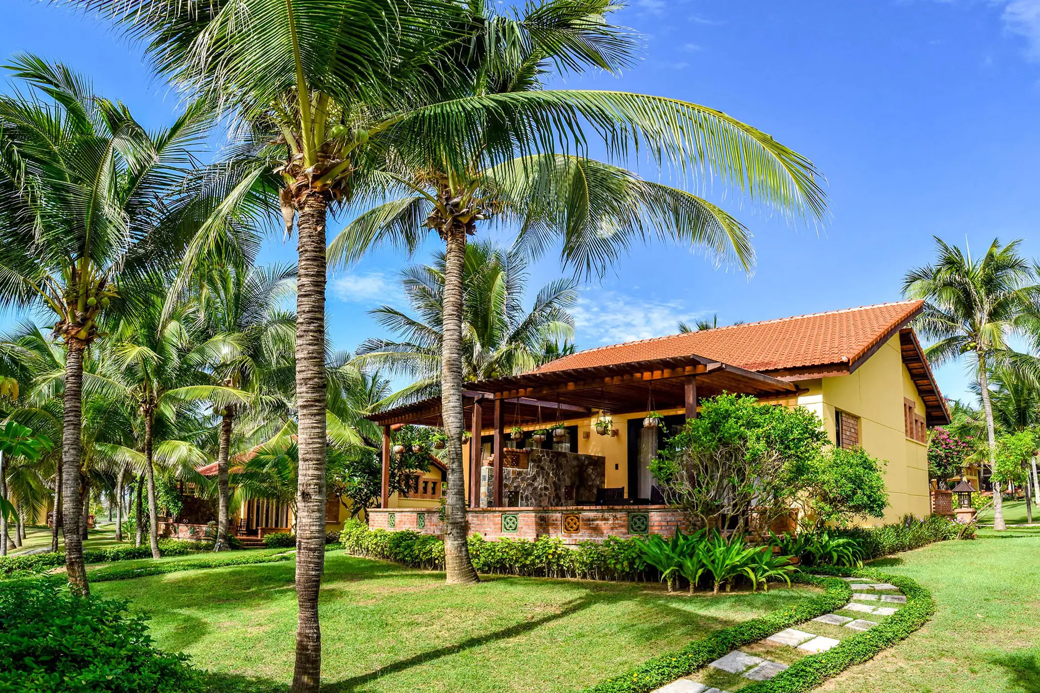 Late Spring Harmonies. The Gift of Time. Món quà tháng Ba. Lưu xuân, thời điểm bắt đầu cho một chương mới. Pandanus Resort