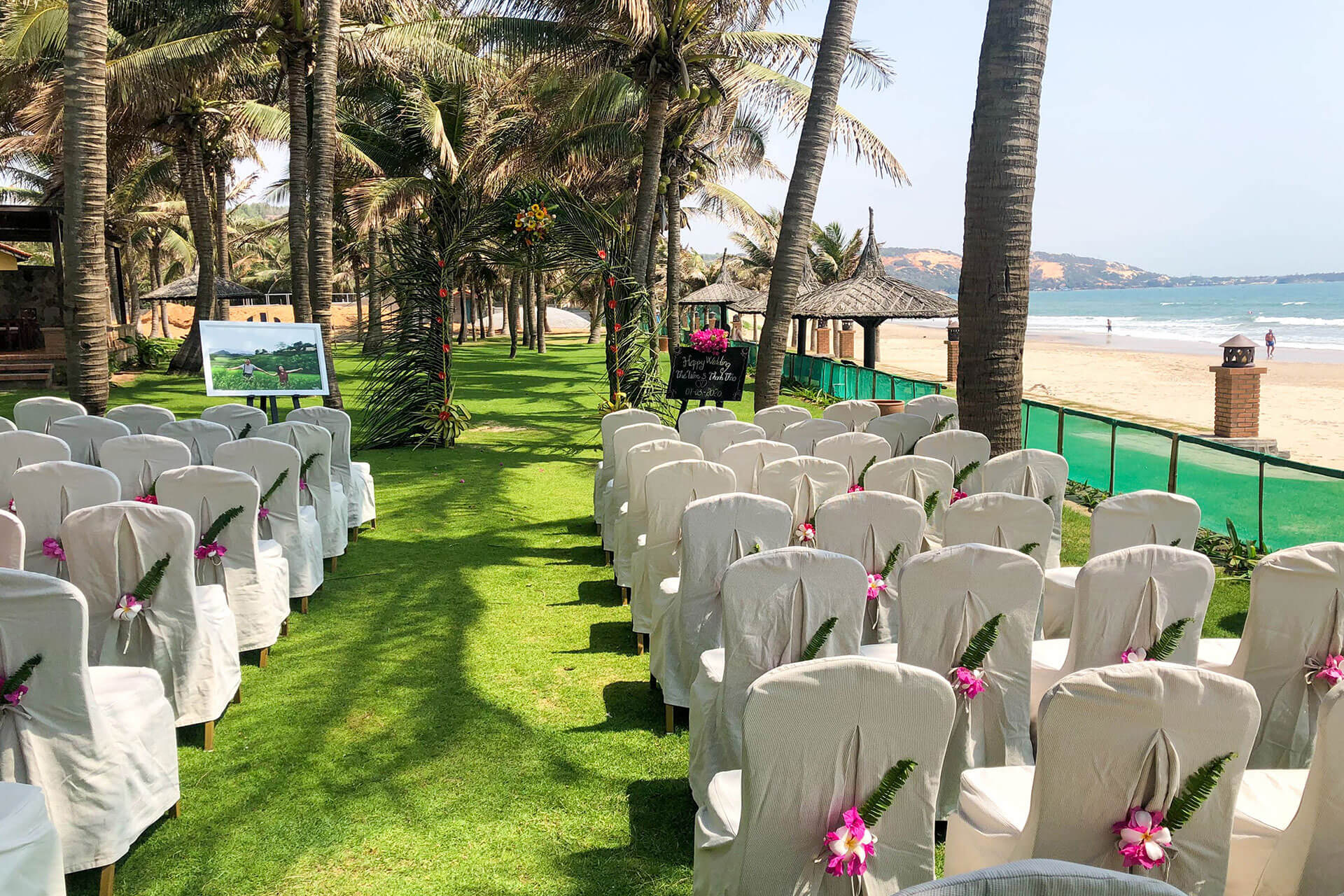 Your magical wedding, brought to life at Pandanus. Pandanus offers the perfect seaside venue to celebrate your dream wedding.