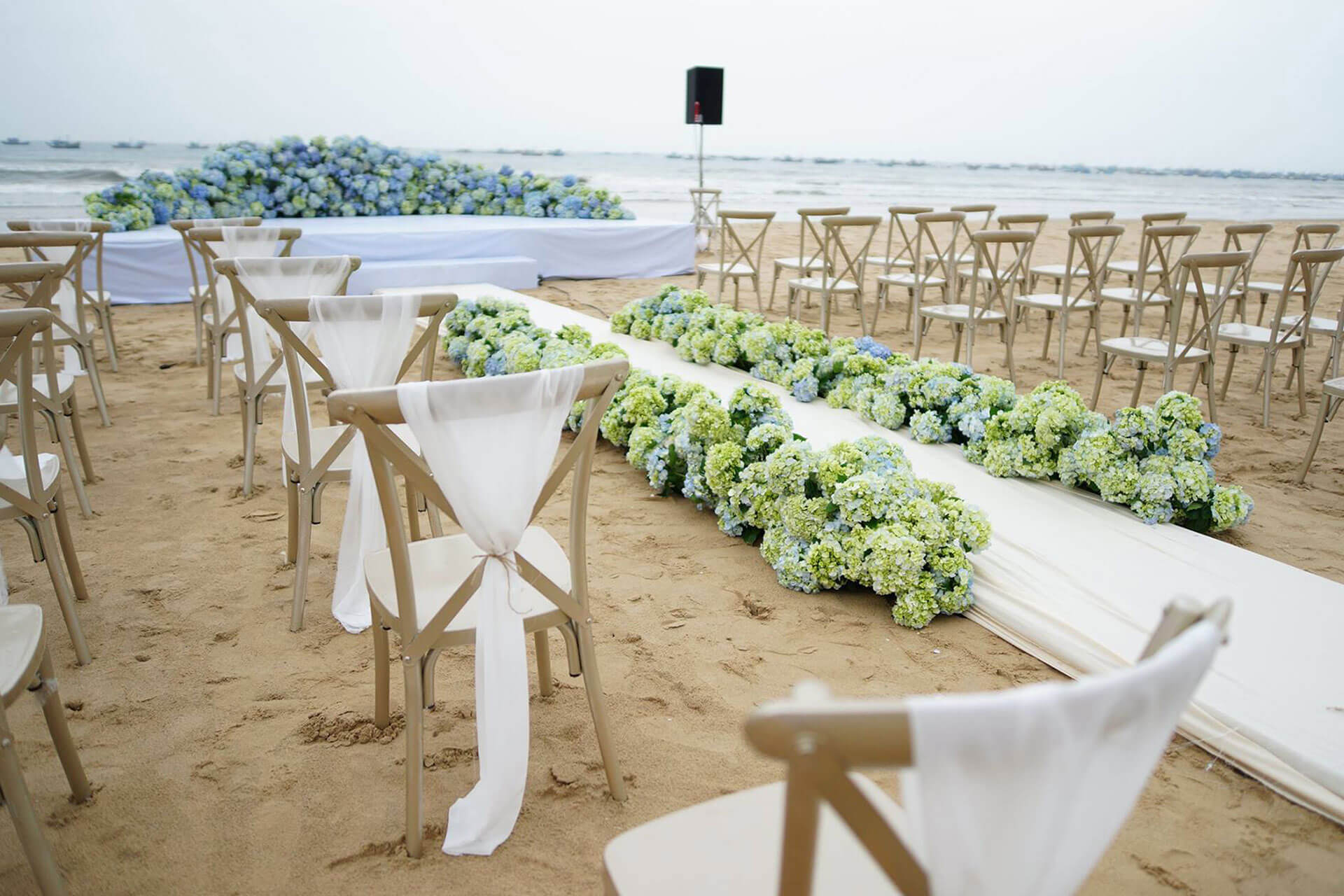 Your magical wedding, brought to life at Pandanus. Pandanus offers the perfect seaside venue to celebrate your dream wedding.