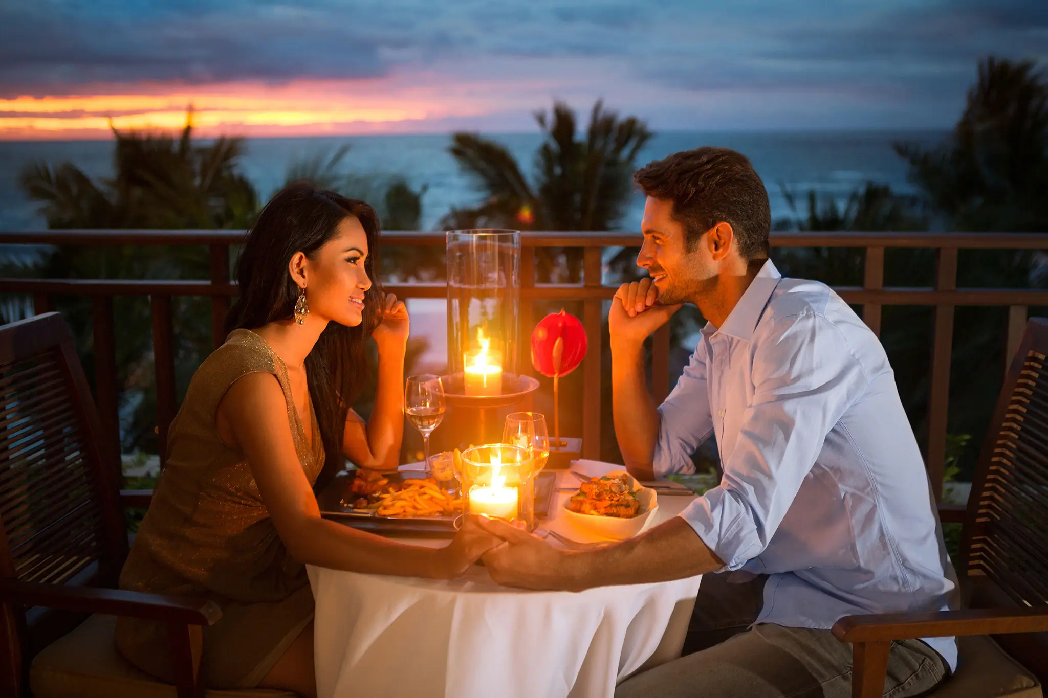Romantic Dinner Romantic Dinner at Pandanus. Đắm chìm trong sự lãng mạn tại Pandanus Resort