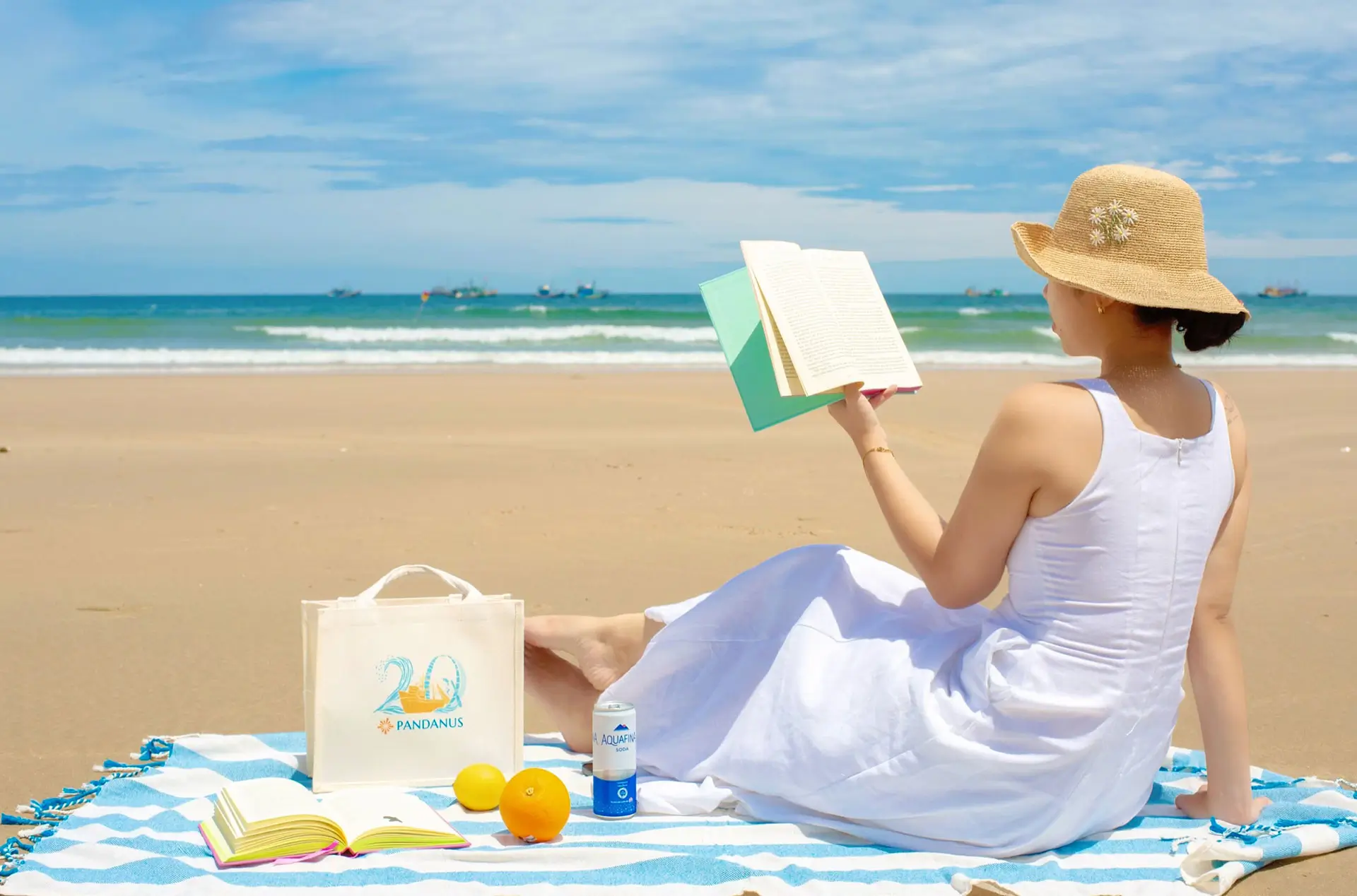 Summer Escape Trải nghiệm mùa hè “thật chậm rãi và thảnh thơi” tại biển Mũi Né, nơi từng khoảnh khắc bên nhau đều trở thành những kỷ niệm rực rỡ.