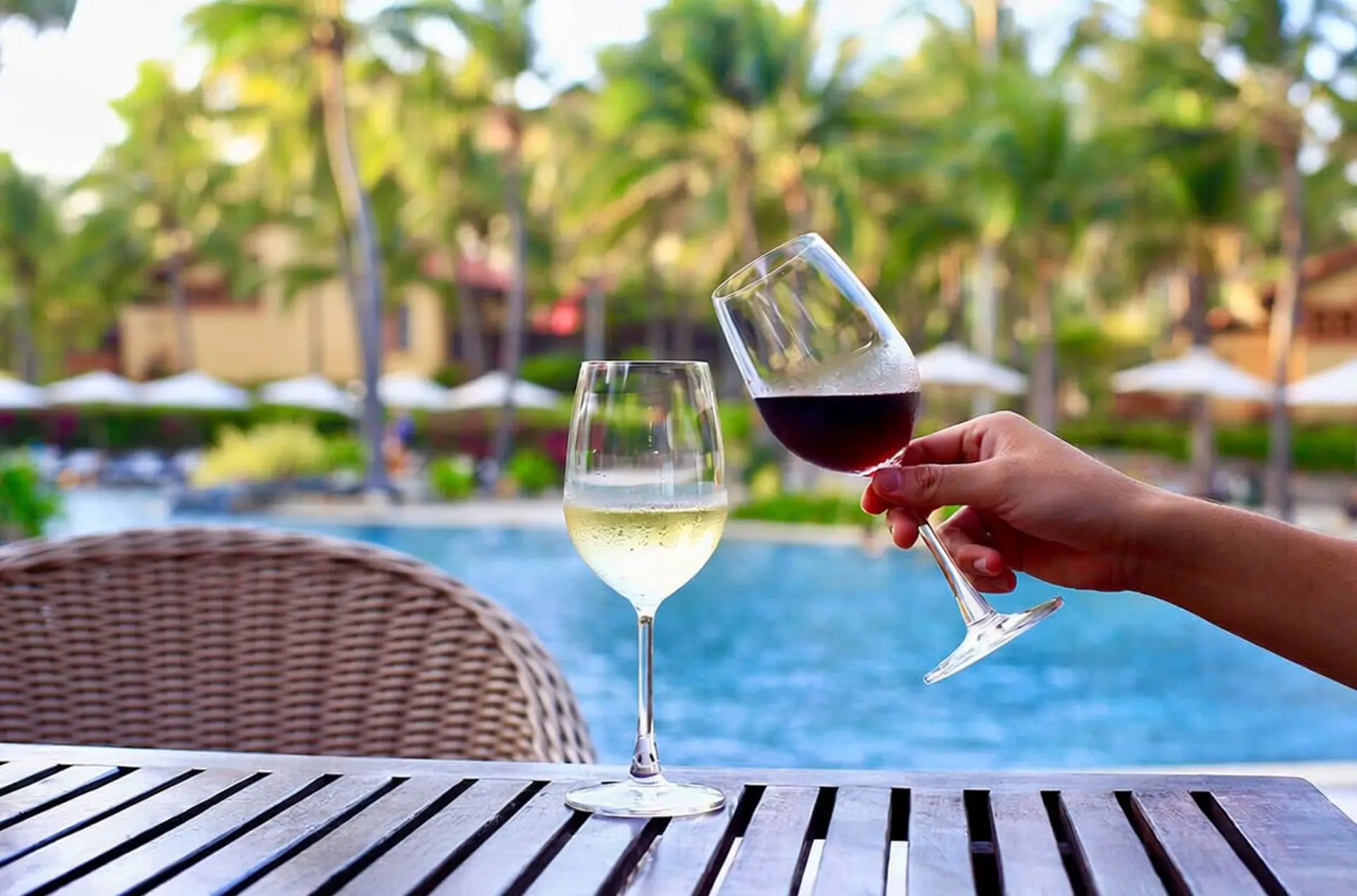 Happy Hour Free Flow Happy Hour at All restaurants from 16:00 to 18:00