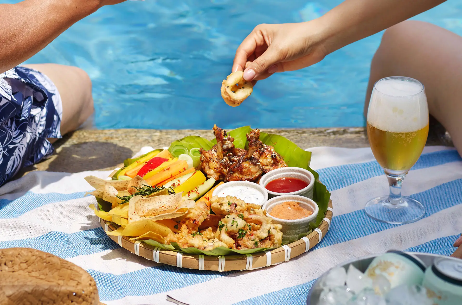 Snack and Sip Snack and Sip. Cool down with chilled beers or coconuts and sea-inspired snacks after a day in the sun. Gác lại nắng gió, tận hưởng bia hoặc dừa tươi ướp lạnh và các món nhắm đậm đà vị biển.