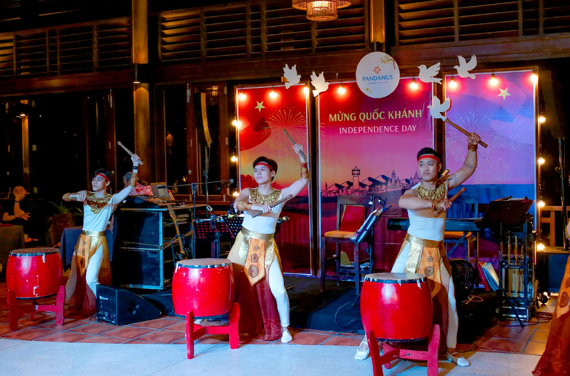 Independence Day Celebration Celebrate the spirit of Vietnam's National Day the Mui Ne way – through colours. Colours of Mui Ne – National Day Celebration. Sắc Màu Mũi Né. Hòa cùng tinh thần Quốc Khánh Việt Nam theo phong cách rất riêng của Mũi Né – qua từng sắc màu.